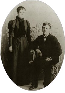 Herman Mobeck Wagner & Maude Charlotte Wallace on their wedding day 13 Nov. 1898